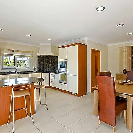 Villa Carvoeiro Sleeps 8 Pool Air Con Wifi